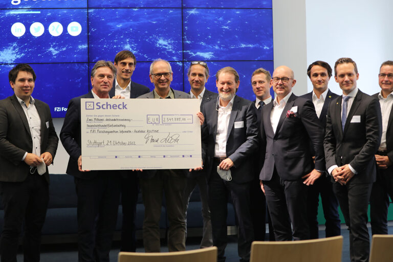 bild-presse-routine-scheckuebergabe