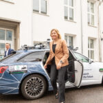 EU-Vizepräsidentin Henna Virkkunen nach ihrer Rundfahrt über das Testfeld Autonomes Fahren Baden-Württemberg