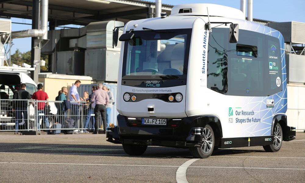 FZI-Shuttle KIGLIS Abschlussveranstaltung auf dem KIT Campus OST